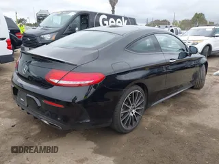 2018 Mercedes-Benz C 300 z VIN WDDWJ4JB8JF735845, wystawiony jako IAAI lot #42064145 z przebiegiem 61 523 mil mil oraz . Historia ofert i sprzedaży dostępna na DreamBid. Obrazek 4.