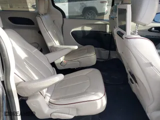 2017 Chrysler Pacifica Limited with VIN 2C4RC1GG7HR643163, listed as a IAAI auction lot 41877690 with 104,841 mi miles. Bid and sale history available at carsss.com. Image 8.