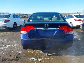 2010 Honda Civic Sdn DX-VP with VIN 19XFA1F35AE036161, listed as a IAAI auction lot 41840760 with 126,692 mi miles. Bid and sale history available at carsss.com. Image 6.