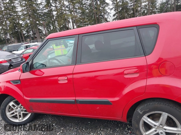 2010 Kia Soul + with VIN KNDJT2A27A7190198, listed as a IAAI auction lot 41756701 with 171,947 mi miles. Bid and sale history available at carsss.com. Image 14.