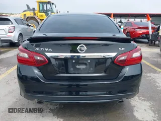 2017 Nissan Altima SV z VIN 1N4AL3AP4HC215163, wystawiony jako IAAI lot #41972238 z przebiegiem 147 627 mil mil oraz . Historia ofert i sprzedaży dostępna na DreamBid. Obrazek 16.
