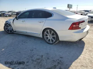 2018 Volvo S90 Inscription z VIN LVY992ML1JP020191, wystawiony jako Copart lot #45768555 z przebiegiem 107 712 mil mil oraz Szkoda całkowita • Salvage title. Historia ofert i sprzedaży dostępna na DreamBid. Obrazek 2.