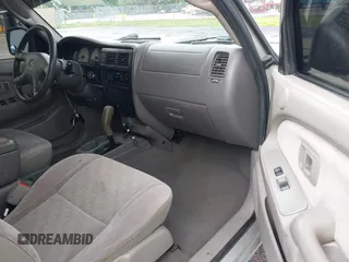 2003 Toyota Tacoma PreRunner z VIN 5TEGN92N13Z295384, wystawiony jako IAAI lot #42406105 z przebiegiem 194 171 mil mil oraz . Historia ofert i sprzedaży dostępna na DreamBid. Obrazek 5.