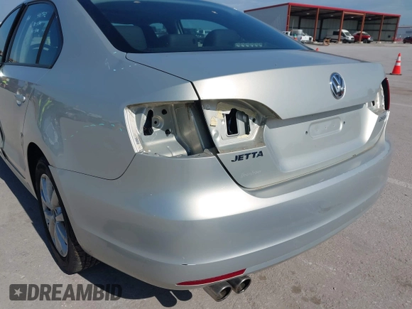 2011 Volkswagen Jetta SE with VIN 3VWDX7AJ9BM393698, listed as a IAAI auction lot 42554597 with 91,081 mi miles and . Bid and sale history available at DreamBid. Image 6.