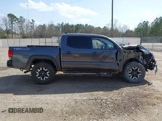 2016 Toyota Tacoma SR with VIN 5TFCZ5AN5GX010227, listed as a IAAI auction lot 41792719 with 228,070 mi miles. Bid and sale history available at carsss.com. Image 12.