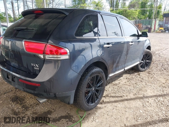 2014 Lincoln MKX with VIN 2LMDJ8JK9EBL16189, listed as a IAAI auction lot 42152268 with 215,862 mi miles and . Bid and sale history available at DreamBid. Image 4.