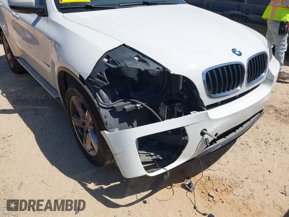 2014 BMW X6 xDrive35i with VIN 5UXFG2C53E0C44047, listed as a IAAI auction lot 42057685 with 145,912 mi miles. Bid and sale history available at carsss.com. Image 6.