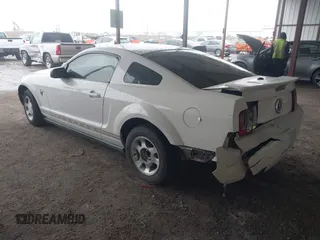 2009 Ford Mustang with VIN 1ZVHT80N095117420, listed as a IAAI auction lot 41441760 with 137,751 mi miles and . Bid and sale history available at carsss.com. Image 3.