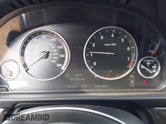 2015 BMW 5 Series 528i with VIN WBA5A5C58FD520694, listed as a IAAI auction lot 41804906 with 121,636 mi miles. Bid and sale history available at carsss.com. Image 7.