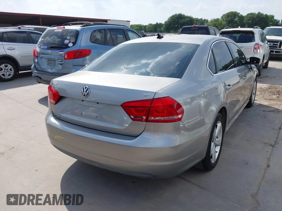 2013 Volkswagen Passat SE z VIN 1VWBP7A30DC144719, wystawiony jako IAAI lot #42174524 z przebiegiem 181 326 mil mil oraz . Historia ofert i sprzedaży dostępna na DreamBid. Obrazek 4.