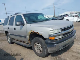 2004 Chevrolet Tahoe LT z VIN 1GNEK13TX4J331767, wystawiony jako IAAI lot #42510681 z przebiegiem 140 258 mil mil oraz . Historia ofert i sprzedaży dostępna na DreamBid. Obrazek 1.