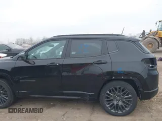 2022 Jeep Compass High Altitude with VIN 3C4NJDCB6NT212869, listed as a IAAI auction lot 41295122 with 34,601 mi miles and . Bid and sale history available at carsss.com. Image 15.