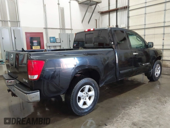 2006 Nissan Titan XE z VIN 1N6AA06B36N561375, wystawiony jako IAAI lot #42055054 z przebiegiem 160 381 mil mil oraz . Historia ofert i sprzedaży dostępna na DreamBid. Obrazek 4.