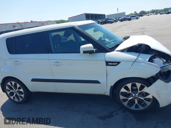 2013 Kia Soul with VIN KNDJT2A54D7572316, listed as a IAAI auction lot 42021696 with 141,638 mi miles. Bid and sale history available at carsss.com. Image 13.