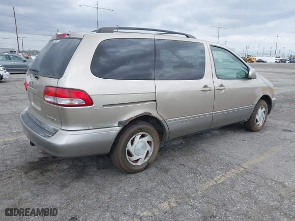 2003 Toyota Sienna LE with VIN 4T3ZF13C03U534780, listed as a IAAI auction lot 41886108 with 191,791 mi miles. Bid and sale history available at carsss.com. Image 4.