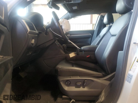 2020 Volkswagen Atlas SEL with VIN 1V2MC2CA8LC207813, listed as a Copart auction lot 60462175 with 36,323 mi miles and Salvage title. Bid and sale history available at DreamBid. Image 7.