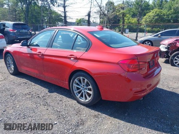 2017 BMW 3 Series 320i xDrive с VIN WBA8A3C33HK693053, выставлен на аукционе IAAI как лот 42820158 с пробегом 65 592 миль миль и . История ставок и продаж доступна на DreamBid. Изображение 3.