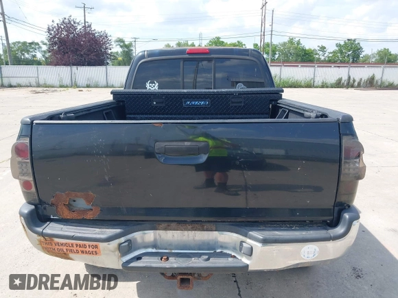 2005 Toyota Tacoma with VIN 5TEUX42N15Z027745, listed as a IAAI auction lot 42527295 with 302,892 mi miles and . Bid and sale history available at DreamBid. Image 6.