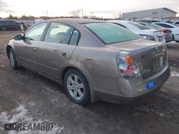 2004 Nissan Altima S with VIN 1N4AL11D44C168527, listed as a IAAI auction lot 41320562 with 94,803 mi miles. Bid and sale history available at carsss.com. Image 3.