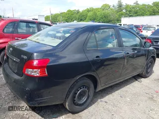 2008 Toyota Yaris z VIN JTDBT923784023369, wystawiony jako IAAI lot #42392943 z przebiegiem 202 679 mil mil oraz . Historia ofert i sprzedaży dostępna na DreamBid. Obrazek 4.