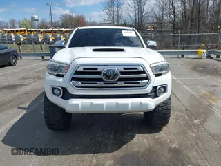 2018 Toyota Tacoma SR with VIN 3TMGZ5AN1JM150189, listed as a IAAI auction lot 41814119 with 109,014 mi miles. Bid and sale history available at carsss.com. Image 12.