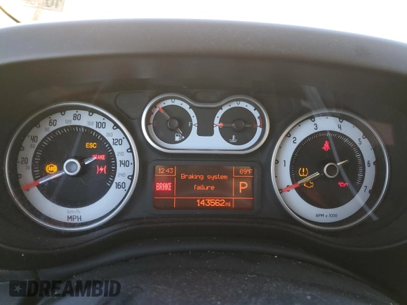 2014 FIAT 500L Trekking with VIN ZFBCFADH6EZ023595, listed as a Copart auction lot 77105084 with 143,562 mi miles and Clean Title. Bid and sale history available at carsss.com. Image 9.