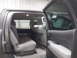 2011 Toyota Tundra z VIN 5TFDY5F15BX165995, wystawiony jako IAAI lot #41974036 z przebiegiem 278 309 mil mil oraz . Historia ofert i sprzedaży dostępna na DreamBid. Obrazek 8.