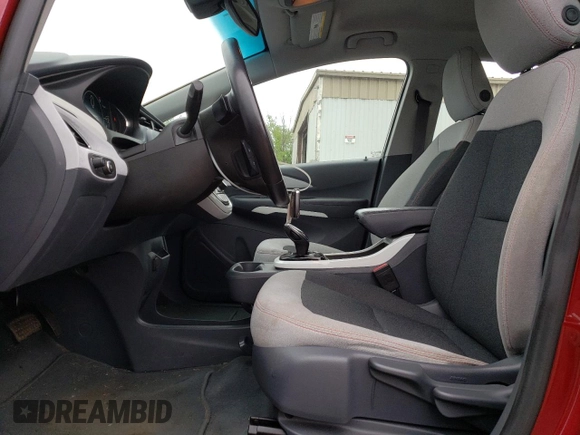 2017 Chevrolet Bolt EV LT z VIN 1G1FW6S07H4175268, wystawiony jako Copart lot #57917015 z przebiegiem 73 770 mil mil oraz Szkody całkowita. Historia ofert i sprzedaży dostępna na DreamBid. Obrazek 7.