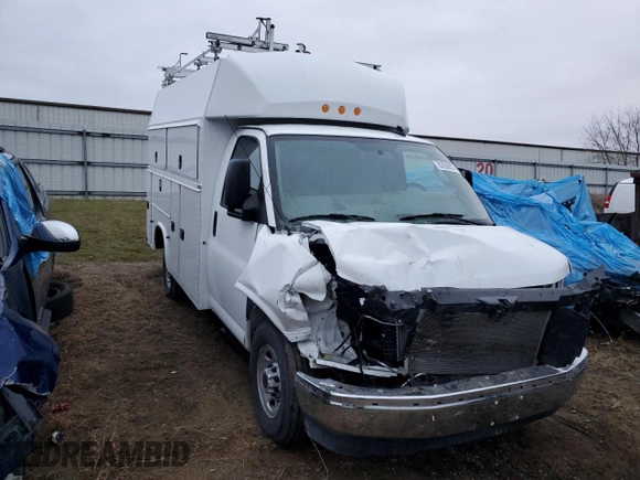 2023 GMC Savana z VIN 1GD07RF71P1194316, wystawiony jako Copart lot #83558024 z przebiegiem 13 340 mil mil oraz Szkoda całkowita • Salvage title. Historia ofert i sprzedaży dostępna na DreamBid. Obrazek 1.
