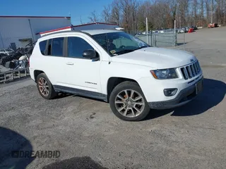 2016 Jeep Compass Sport z VIN 1C4NJCBA4GD785748, wystawiony jako IAAI lot #41585747 z przebiegiem Nie podano mil oraz . Historia ofert i sprzedaży dostępna na DreamBid. Obrazek 1.