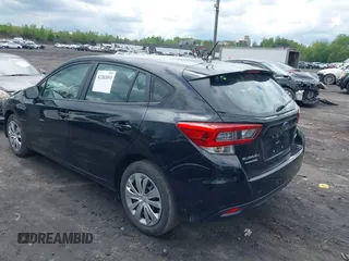 2022 Subaru Impreza z VIN 4S3GTAB6XN3708646, wystawiony jako IAAI lot #42282093 z przebiegiem 16 810 mil mil oraz . Historia ofert i sprzedaży dostępna na DreamBid. Obrazek 3.