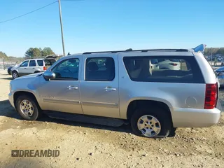 2013 Chevrolet Suburban LT with VIN 1GNSCJE03DR201530, listed as a IAAI auction lot 37988428 with 107,892 mi miles. Bid and sale history available at carsss.com. Image 14.