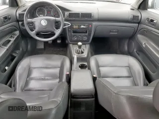 2004 Volkswagen Passat GLS z VIN WVWPD63B04P325358, wystawiony jako Copart lot #57180485 z przebiegiem 195 553 mil mil oraz Czysty tytuł • Clean title. Historia ofert i sprzedaży dostępna na DreamBid. Obrazek 8.