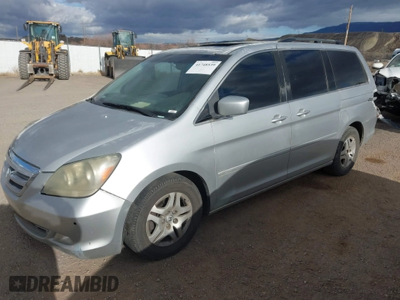 2005 Honda Odyssey TOURING with VIN 5FNRL38855B035443, listed as a IAAI auction lot 41748539 with 1 mi miles. Bid and sale history available at carsss.com. Image 2.