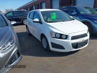 2012 Chevrolet Sonic LS z VIN 1G1JA6SH3C4140072, wystawiony jako IAAI lot #41687442 z przebiegiem 227 081 mil mil oraz . Historia ofert i sprzedaży dostępna na DreamBid. Obrazek 1.
