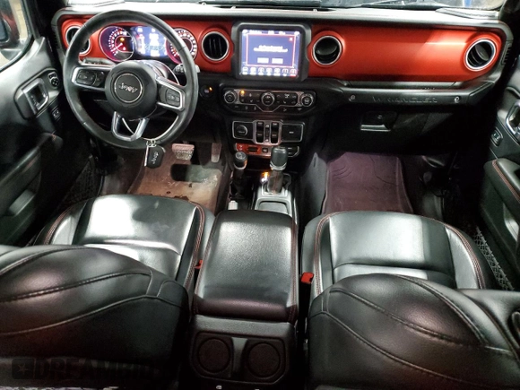2018 Jeep Wrangler Unlimited Rubicon z VIN 1C4HJXFG4JW176917, wystawiony jako Copart lot #50387035 z przebiegiem 112 687 mil mil oraz Czysty tytuł • Clean title. Historia ofert i sprzedaży dostępna na DreamBid. Obrazek 8.