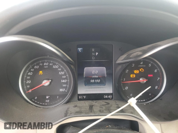 2019 Mercedes-Benz GLC 300 with VIN WDC0G4JB1KF589640, listed as a Copart auction lot 58908725 with 98,190 mi miles and Salvage title. Bid and sale history available at DreamBid. Image 9.