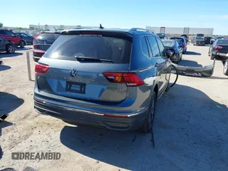 2024 Volkswagen Tiguan SE with VIN 3VV3B7AX9RM001526, listed as a IAAI auction lot 42216575 with 8,548 mi miles and . Bid and sale history available at DreamBid. Image 4.