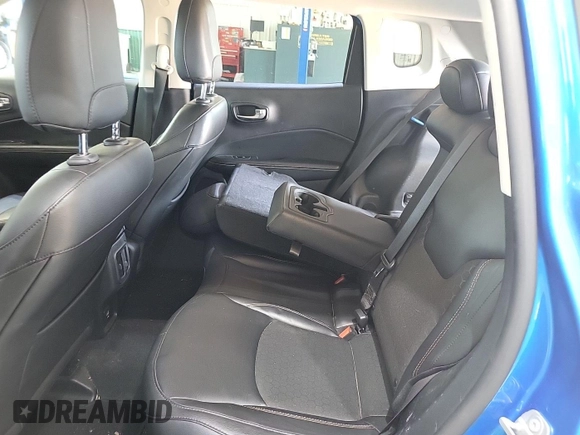 2021 Jeep Compass Latitude z VIN 3C4NJDBB0MT594087, wystawiony jako IAAI lot #42791550 z przebiegiem 78 385 mil mil oraz . Historia ofert i sprzedaży dostępna na DreamBid. Obrazek 21.