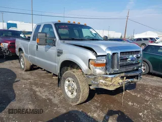 2010 Ford F-250 XL z VIN 1FTSX2B52AEA96467, wystawiony jako IAAI lot #42087062 z przebiegiem 112 959 mil mil oraz . Historia ofert i sprzedaży dostępna na DreamBid. Obrazek 1.