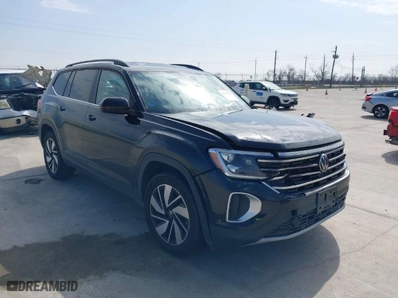 2024 Volkswagen Atlas 2.0T SE w/Technology with VIN 1V2WR2CA3RC503516, listed as a IAAI auction lot 41575190 with 11,402 mi miles. Bid and sale history available at carsss.com. Image 1.