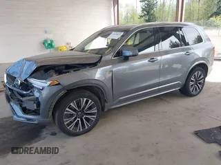 2020 Volvo XC90 Momentum with VIN YV4102PK1L1591863, listed as a IAAI auction lot 42034875 with 90,920 mi miles. Bid and sale history available at carsss.com. Image 18.