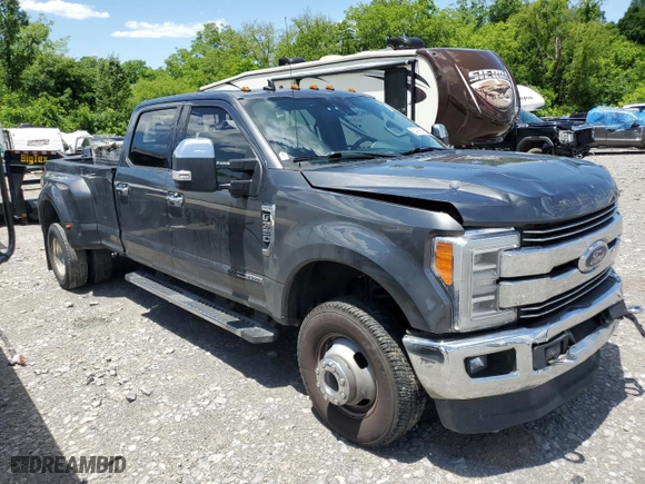 2019 Ford Super Duty F-350 DRW XL with VIN 1FT8W3DT0KEF32832, listed as a Copart auction lot 55496984 with 255,549 mi miles and Salvage Title. Bid and sale history available at carsss.com. Image 4.