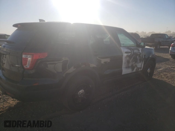 2016 Ford Utility Police Interceptor with VIN 1FM5K8ARXGGB43904, listed as a Copart auction lot 75942154 with 241,448 mi miles and Clean Title. Bid and sale history available at carsss.com. Image 3.