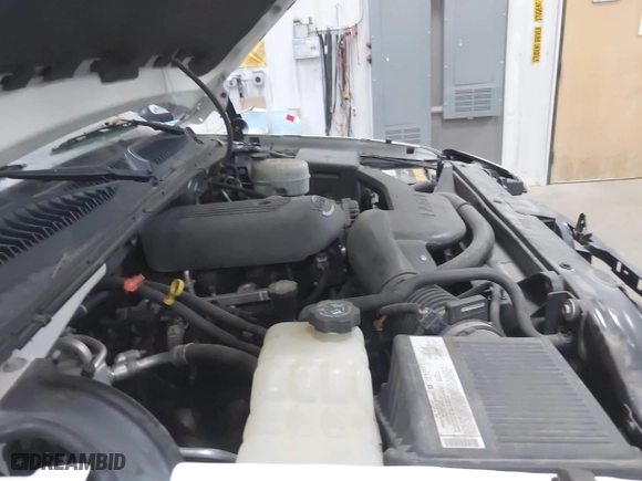 2005 Chevrolet Avalanche Z71 with VIN 3GNEK12Z45G118046, listed as a IAAI auction lot 41838447 with 203,799 mi miles. Bid and sale history available at carsss.com. Image 13.