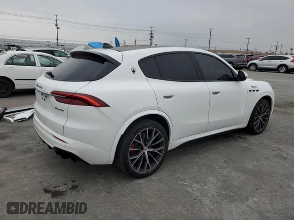 2023 Maserati Grecale Modena z VIN ZN682AVM0P7432182, wystawiony jako Copart lot #52376645 z przebiegiem 9 408 mil mil oraz Szkoda całkowita • Salvage title. Historia ofert i sprzedaży dostępna na DreamBid. Obrazek 3.