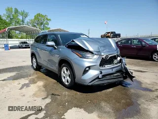 2022 Toyota Highlander LE z VIN 5TDBZRBH2NS207659, wystawiony jako Copart lot #52113385 z przebiegiem 31 700 mil mil oraz Szkoda całkowita • Salvage title. Historia ofert i sprzedaży dostępna na DreamBid. Obrazek 13.