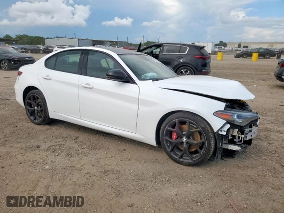2019 Alfa Romeo Giulia with VIN ZARFAMAN6K7619968, listed as a Copart auction lot 61815425 with 30,055 mi miles and Salvage title. Bid and sale history available at DreamBid. Image 4.