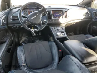 2015 Chrysler 200 S with VIN 1C3CCCBG8FN505798, listed as a Copart auction lot 44623655 with 136,688 mi miles and Salvage Title. Bid and sale history available at DreamBid. Image 8.