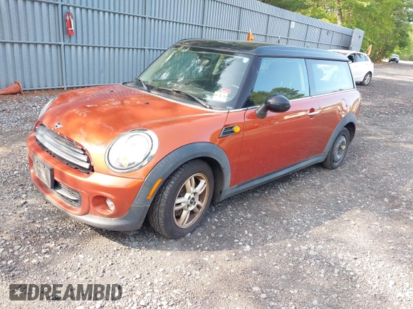 2013 MINI Clubman z VIN WMWZF3C53DT489607, wystawiony jako IAAI lot #42407339 z przebiegiem 169 164 mil mil oraz . Historia ofert i sprzedaży dostępna na DreamBid. Obrazek 2.